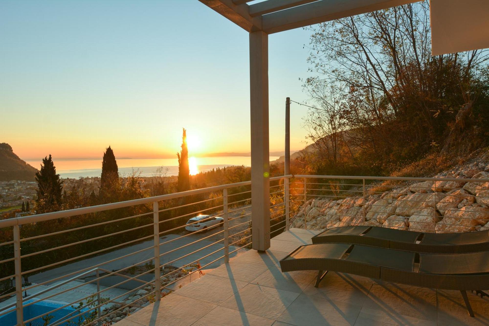 Sunset Lodge - Enjoy Holiday 가르다 외부 사진